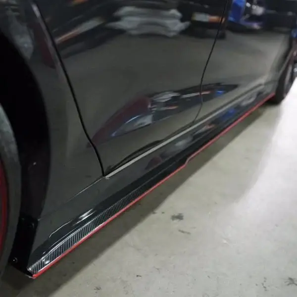 tesla-model-s-pfl-revo-style-carbon-fibre-side-skirt-extensions-XXIITUNING-2.webp