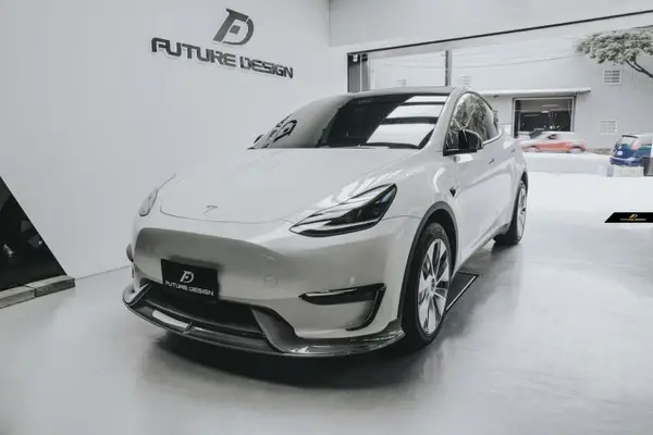 tesla-model-y-future-design-carbon-fibre-front-lip-spoiler-XXIITUNING-7.webp