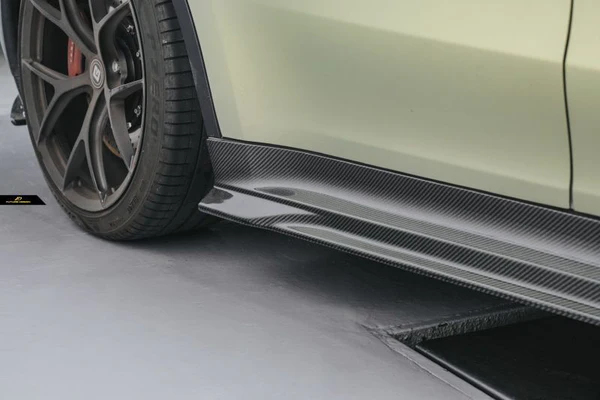 Tesla Model Y Future Design Carbon Fibre Side Skirts 