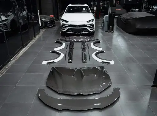 DRY CARBON BODY KIT FOR LAMBORGHINI URUS R-Style